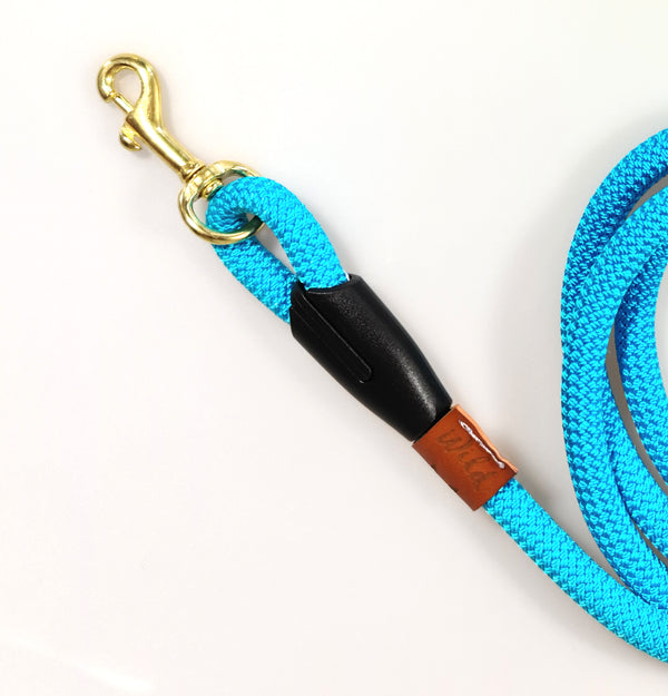 The Wild Climb rope leash is detachable